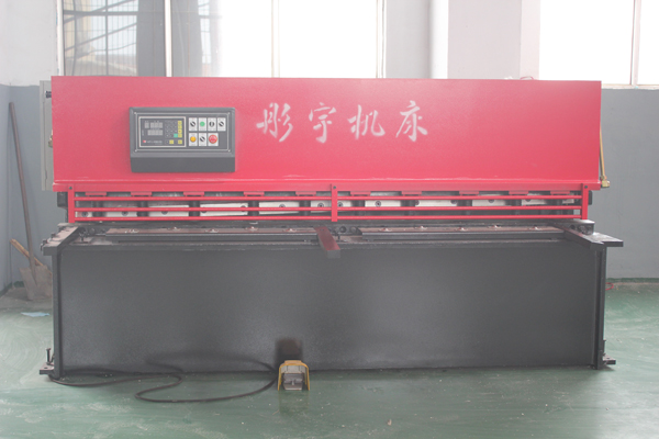 QC12Y-6×2500數(shù)控液壓擺式剪板機(jī)  